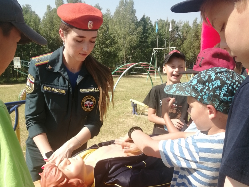 В рамках Всероссийской  акции «Безопасность детства» проведено выездное мероприятие в летнем оздоровительном лагере «Ласточка»